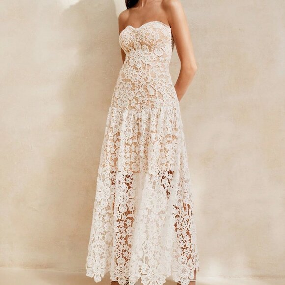 White Elegant Women's Heavy-Embroidered Lace Strapless Romantic Floral Dress - Picture 7 of 7